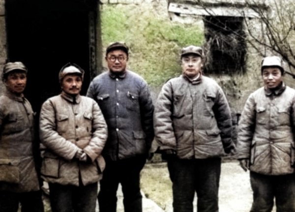 牛掌柜 49年淮海战役，刘伯承扮演什么角色？晚年为何再也不愿提这场仗？